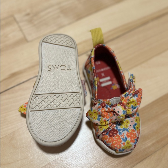 NEW toms size 5C for toddler never worn - Picture 4 of 4